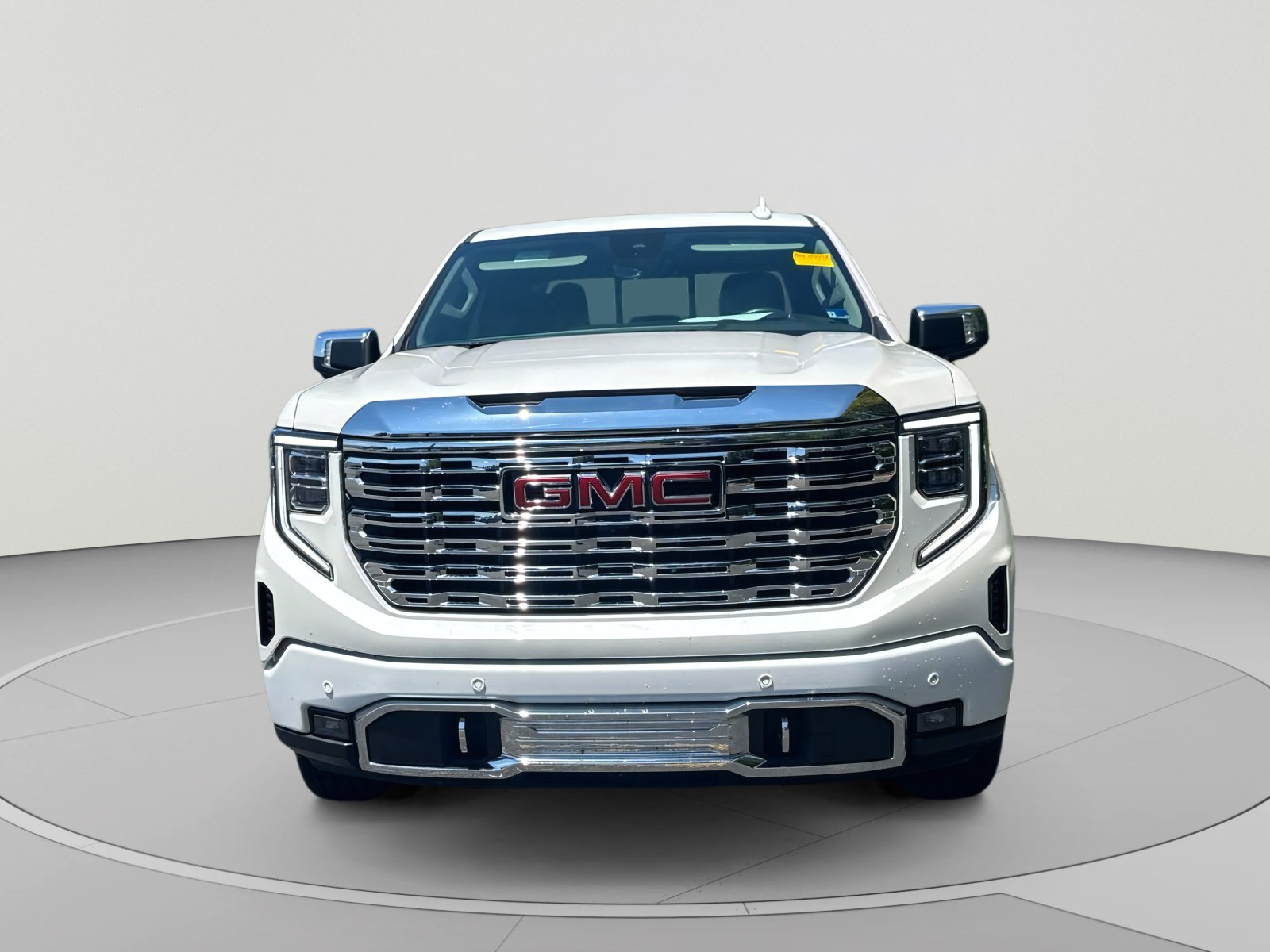 Used 2023 GMC Sierra 1500 Denali AWD/4WD image 4