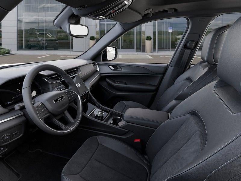 New 2025 Jeep Grand Cherokee Altitude AWD/4WD image 22