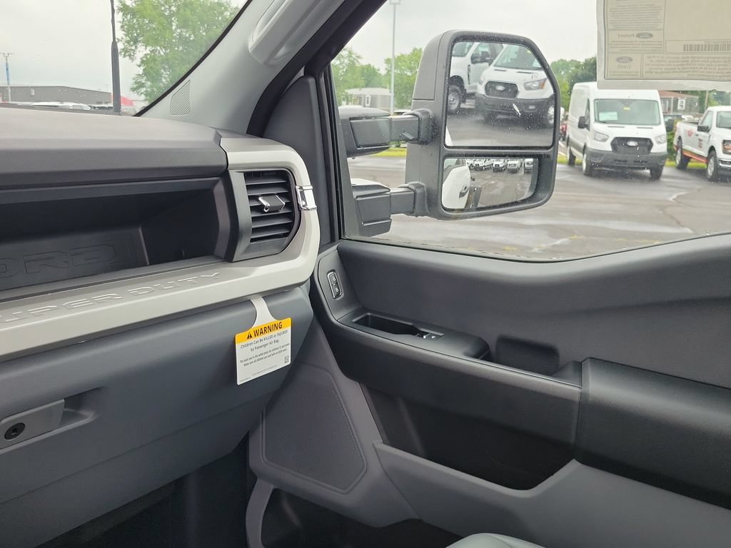 New 2026 Ford F550 4x4 Regular Cab Super Duty image 32