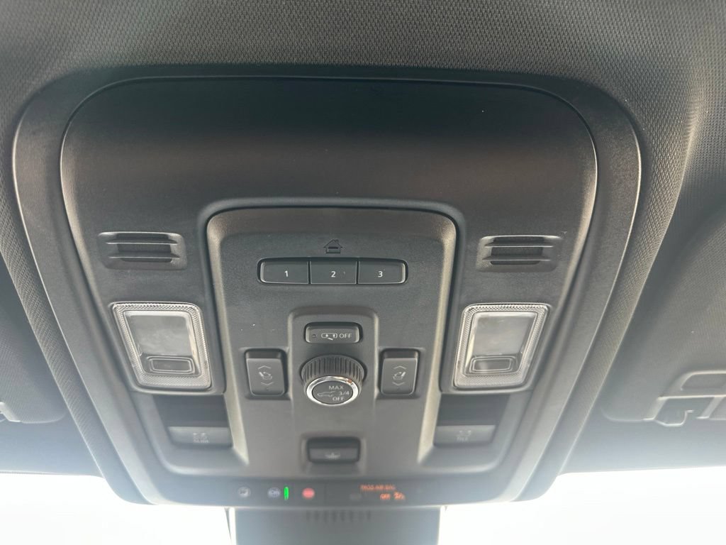 Certified 2024 Chevrolet Tahoe Z71 w/ Luxury Package AWD/4WD image 8
