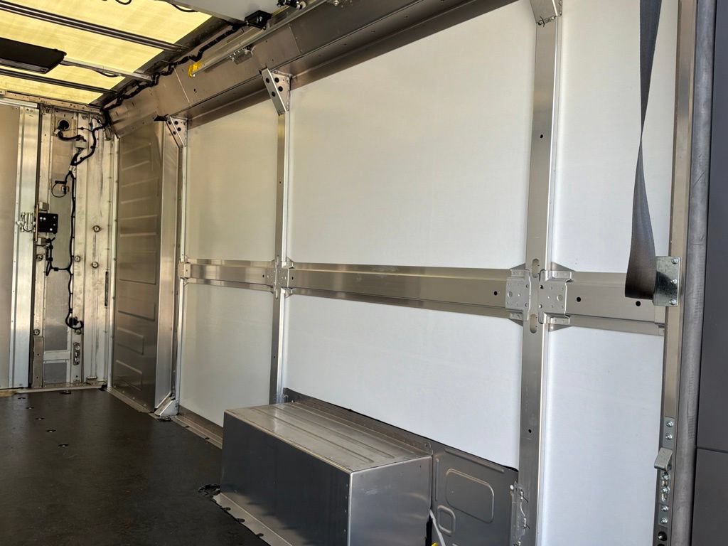 Used 2024 Chevrolet Brightdrop 600 w/ Commercial Equipment Package AWD/4WD image 20