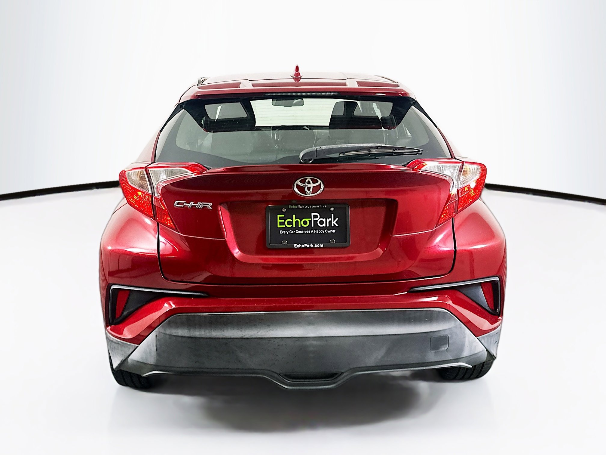 Used 2018 Toyota C-HR XLE FWD image 7