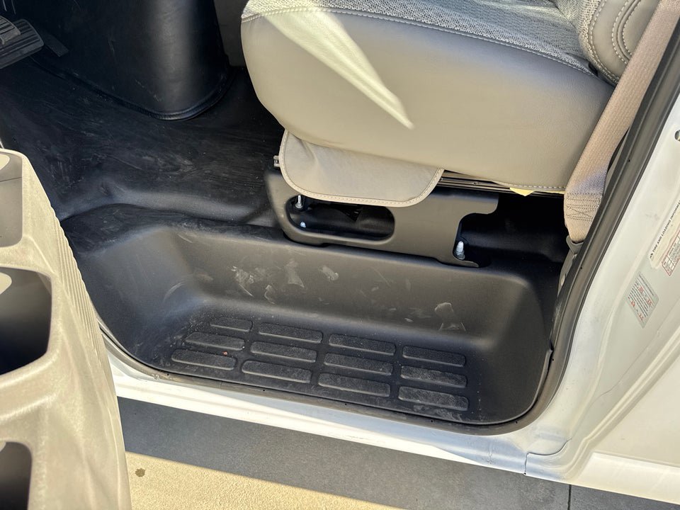New 2025 GMC Savana 2500 w/ Driver Convenience Package RWD image 30