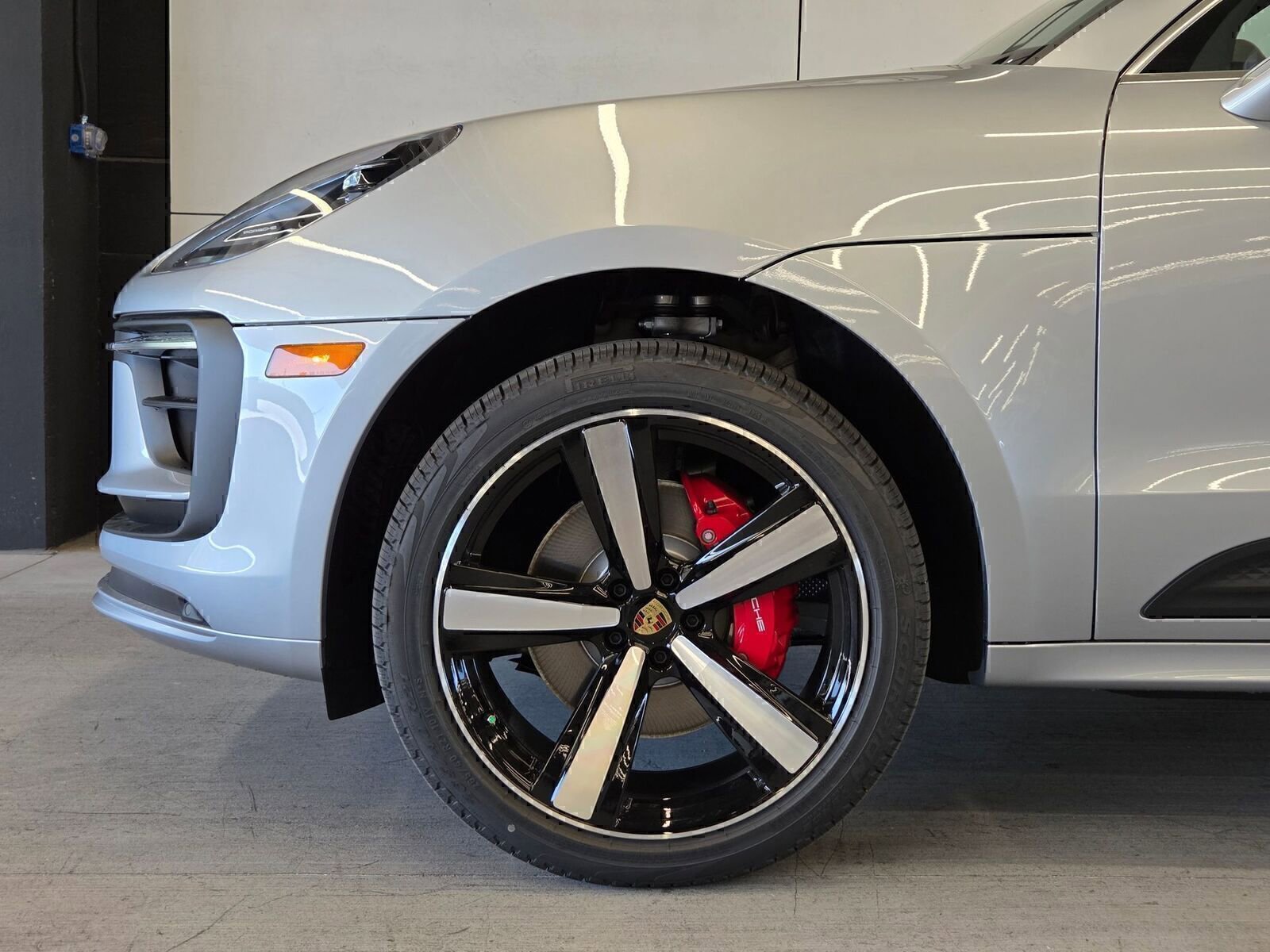 Certified 2026 Porsche Macan S AWD/4WD image 9