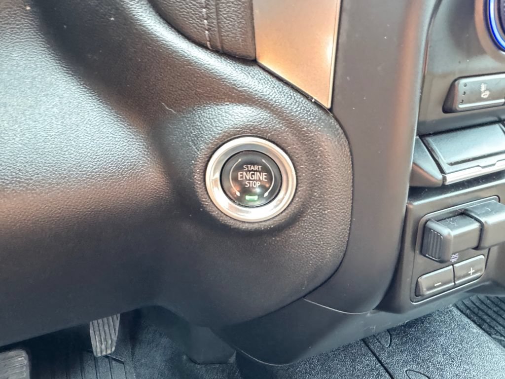 Used 2021 Chevrolet Silverado 1500 LT AWD/4WD image 33