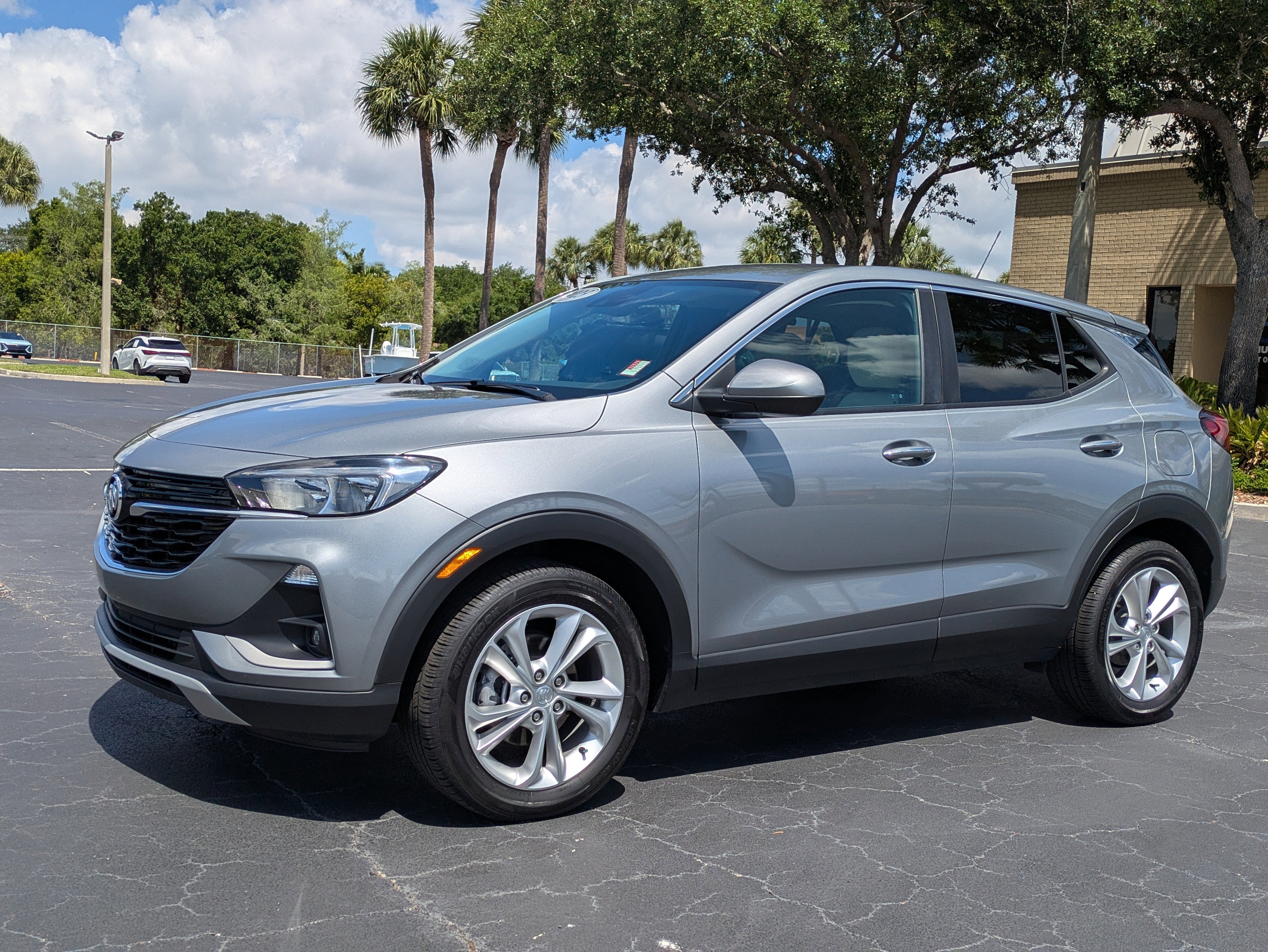 Used 2023 Buick Encore GX Preferred w/ Cold Weather Comfort Package FWD image 2