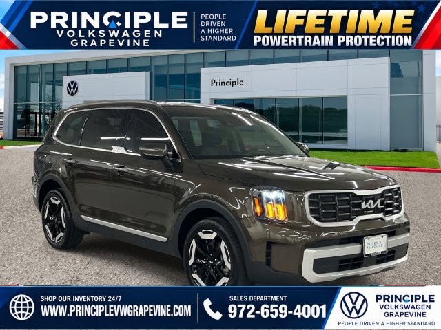 Used 2025 Kia Telluride S FWD image 2
