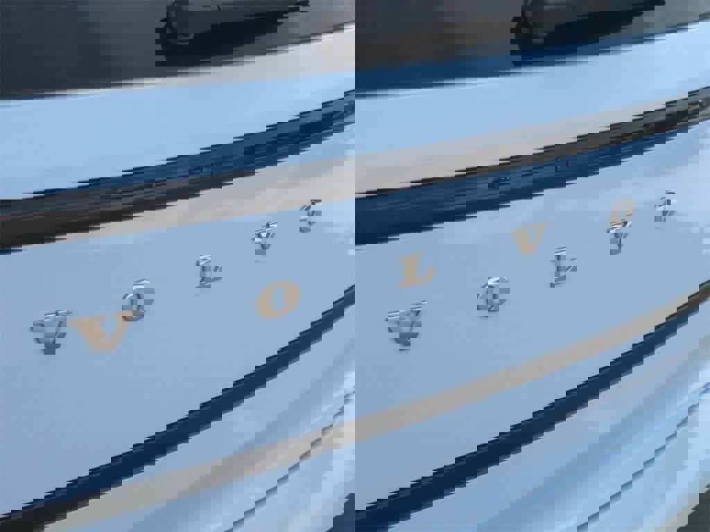 New 2025 Volvo EX30 Plus w/ Climate Package image 4