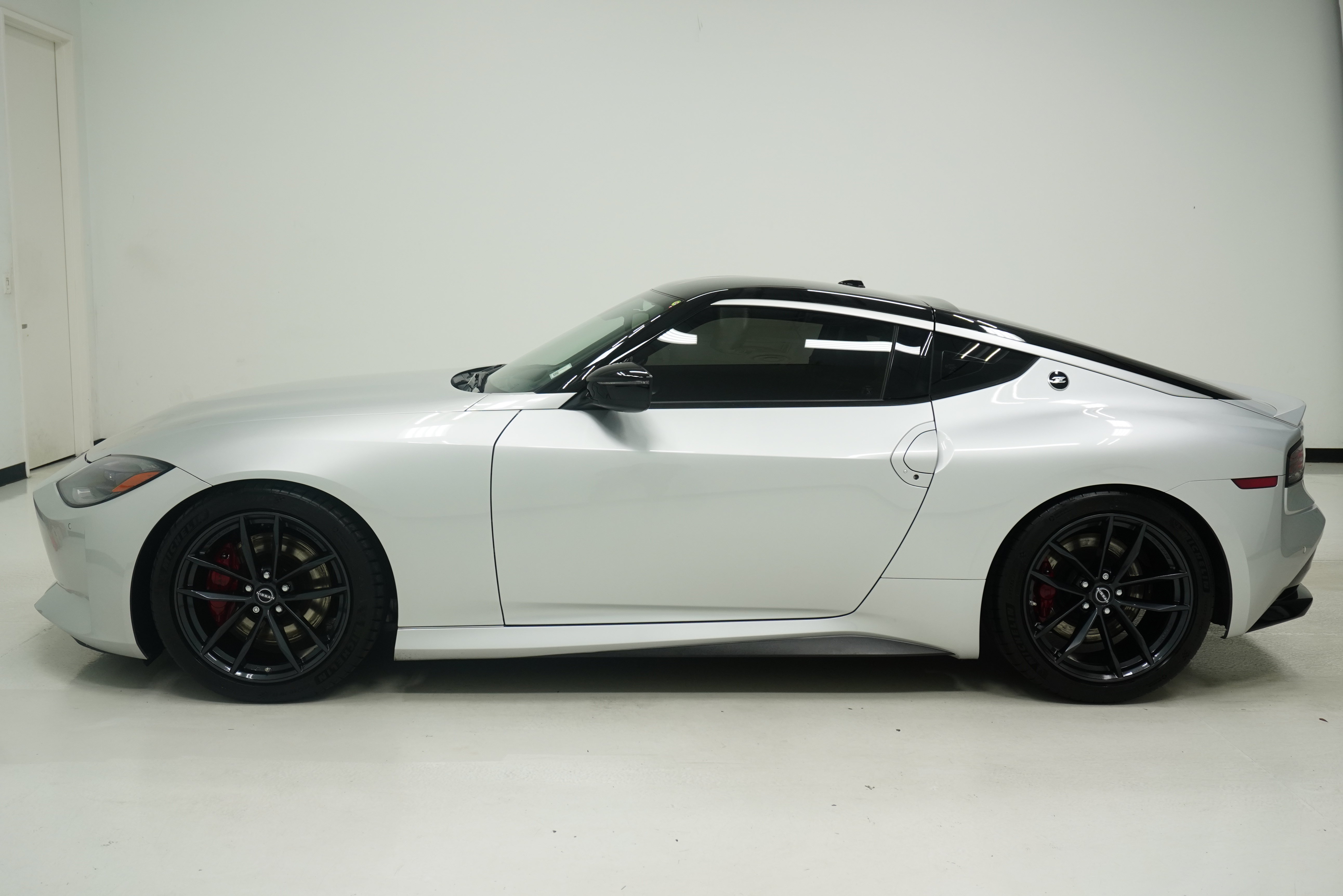 Used 2023 Nissan Z w/ Floor Mat Package (L93) RWD image 7