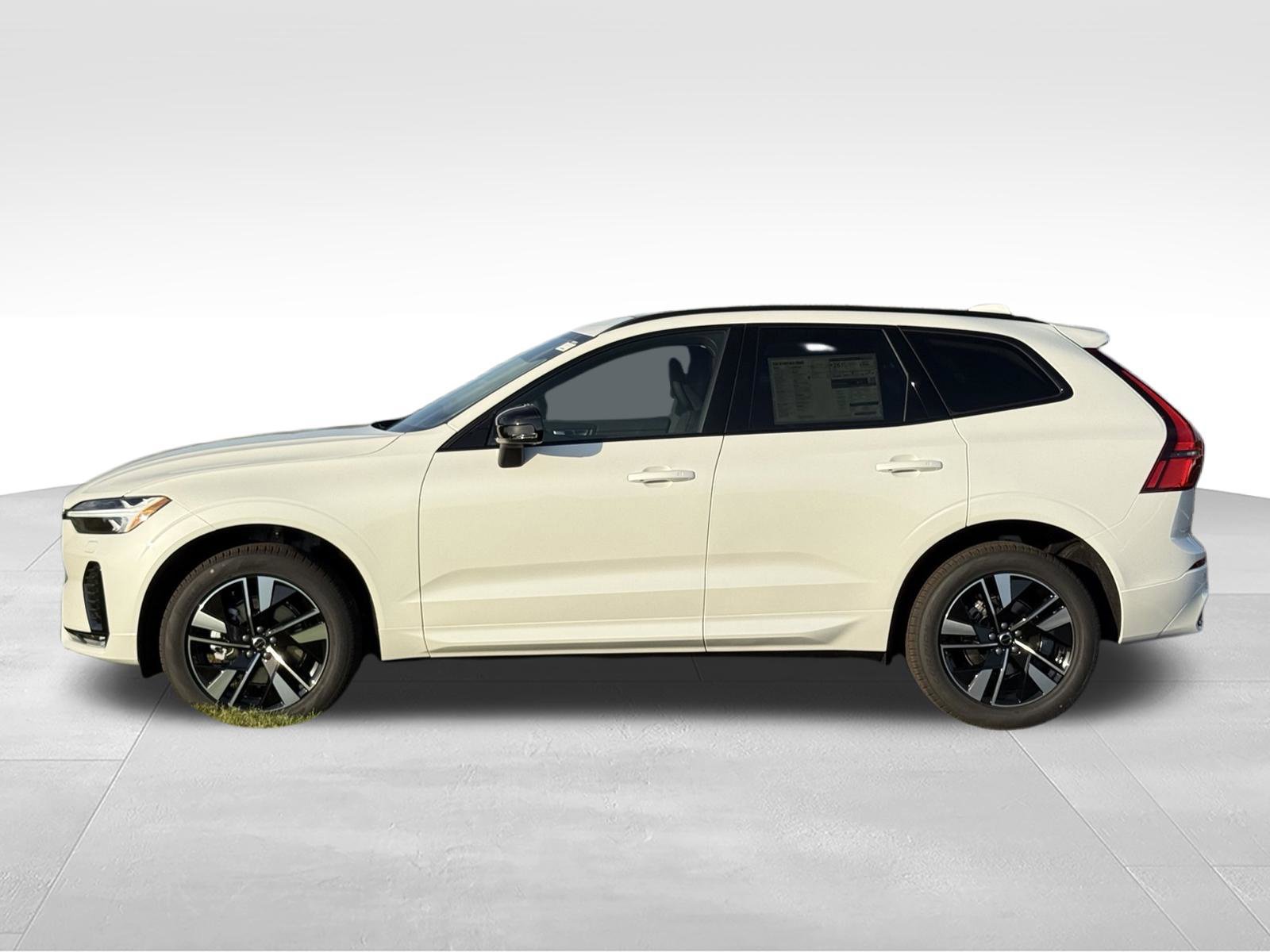New 2027 Volvo XC60 B5 Plus AWD/4WD image 2
