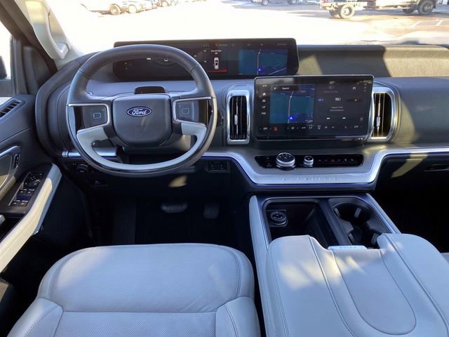 Used 2025 Ford Expedition Platinum w/ Driver's Package image 13