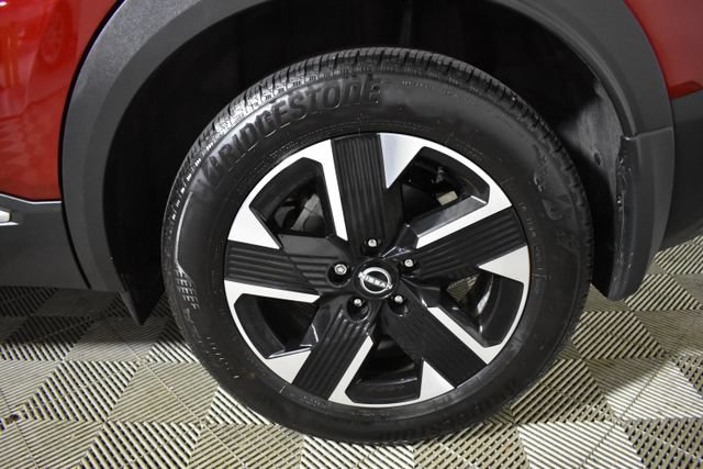 Certified 2025 Nissan Kicks SV w/ SV Premium Package AWD/4WD image 40