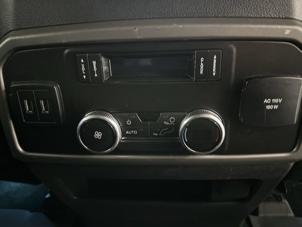 Used 2019 Ford Expedition Max XLT w/ Equipment Group 202A AWD/4WD image 26