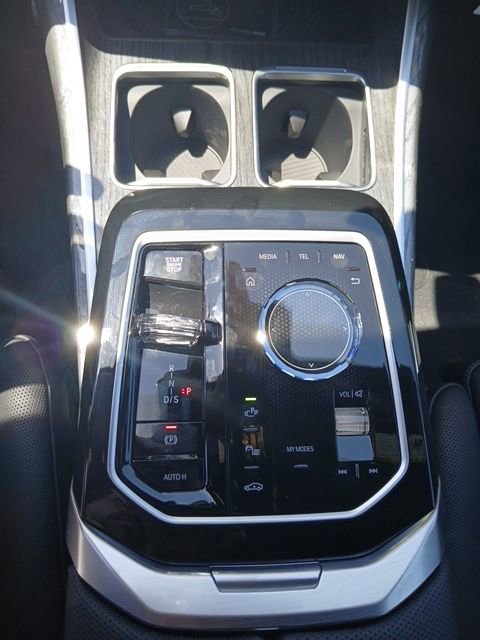 New 2025 BMW 740i w/ Executive Package image 22