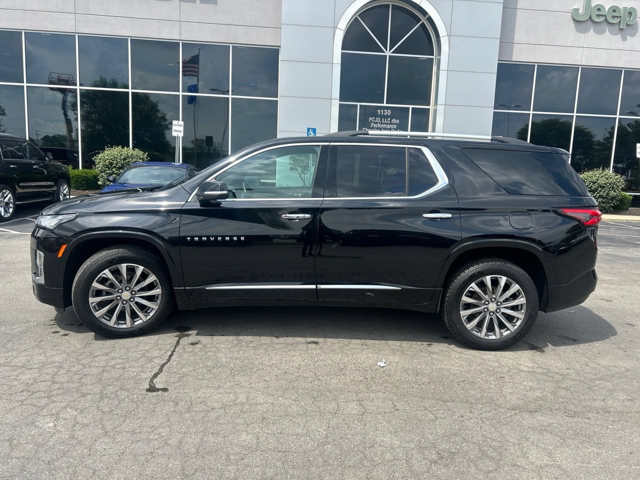 Used 2023 Chevrolet Traverse Premier AWD/4WD image 6