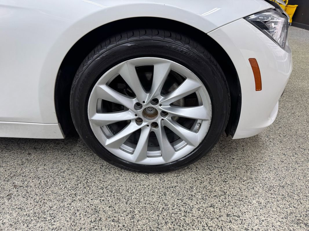Used 2018 BMW 320i xDrive Sedan w/ Convenience Package image 39