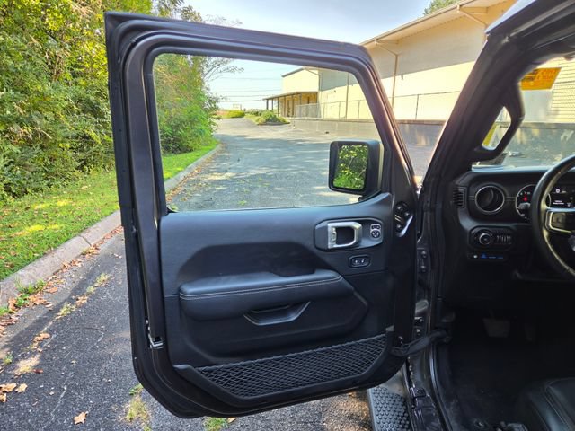 Used 2022 Jeep Wrangler Unlimited Sahara w/ Cold Weather Group AWD/4WD image 13