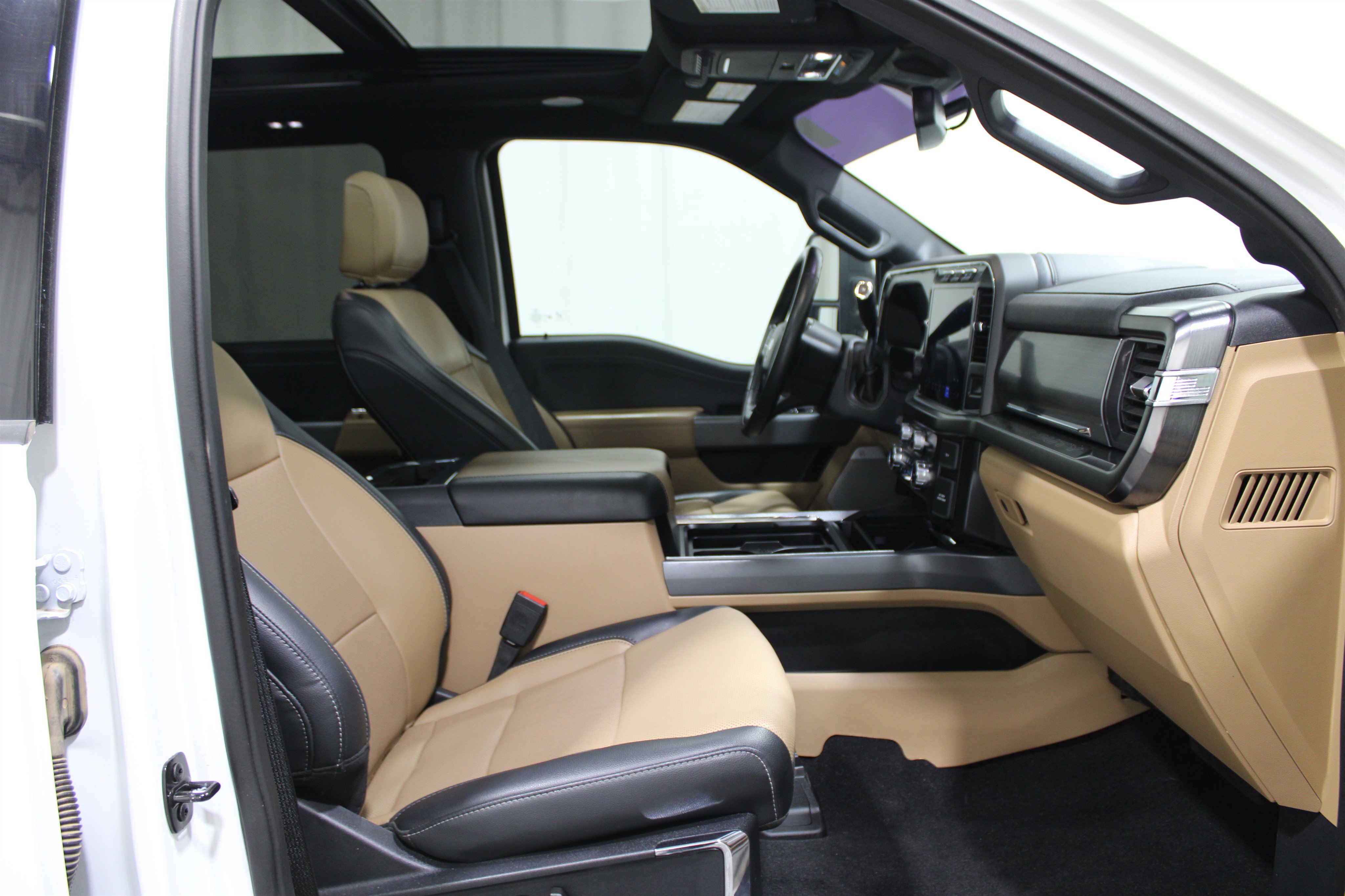 Used 2024 Ford F350 Lariat w/ Lariat Ultimate Package image 30