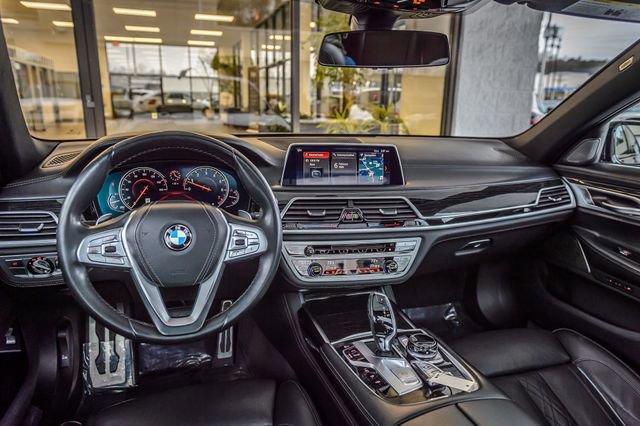 Used 2019 BMW 740i w/ Executive Package image 26
