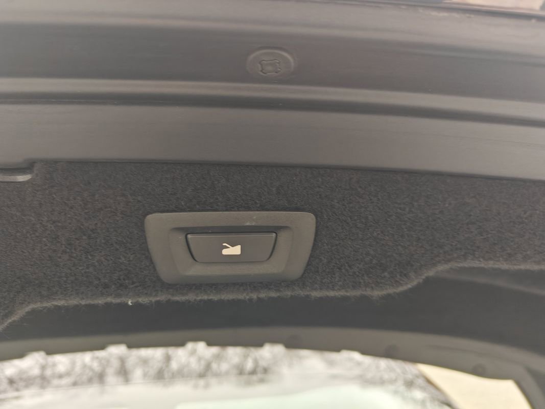 Used 2024 Lucid Air Pure image 30