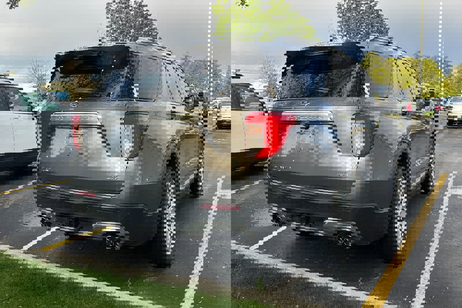 Certified 2022 Ford Explorer Platinum w/ Equipment Group 601A image 4