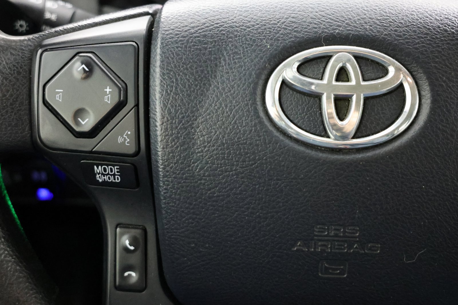 Used 2017 Toyota Tacoma SR image 22