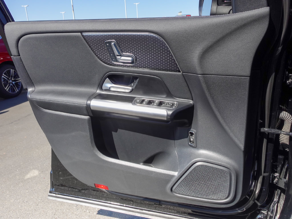 Used 2025 Mercedes-Benz GLA 250 image 17