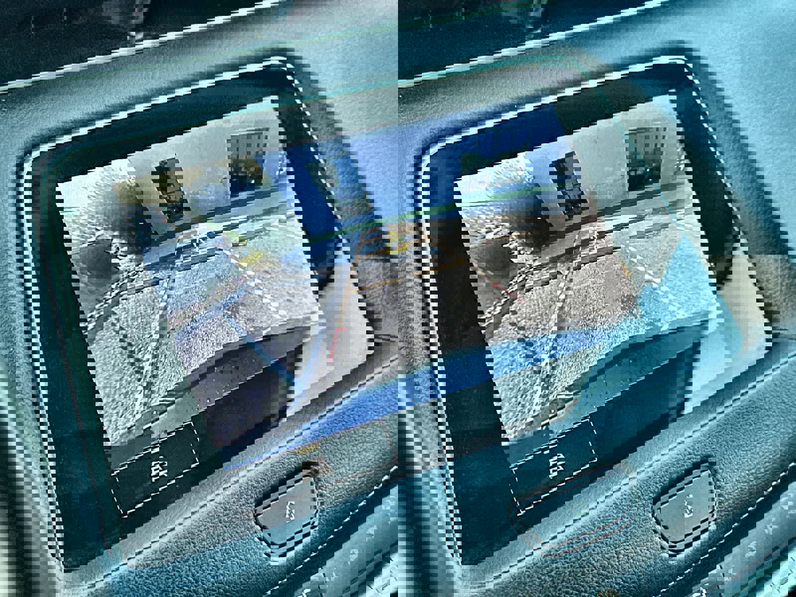 Used 2022 Cadillac XT4 Luxury w/ Driver Awareness Package image 26