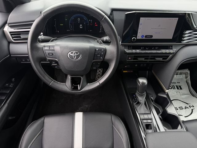 Used 2025 Toyota Camry SE FWD image 12
