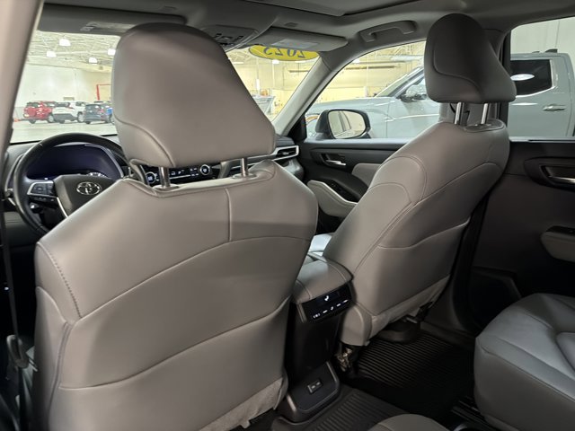 Used 2023 Toyota Highlander XLE w/ Protection Package #3 (TMS) AWD/4WD image 20