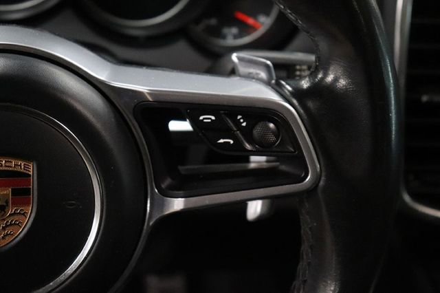 Used 2017 Porsche Cayenne Turbo AWD/4WD image 30
