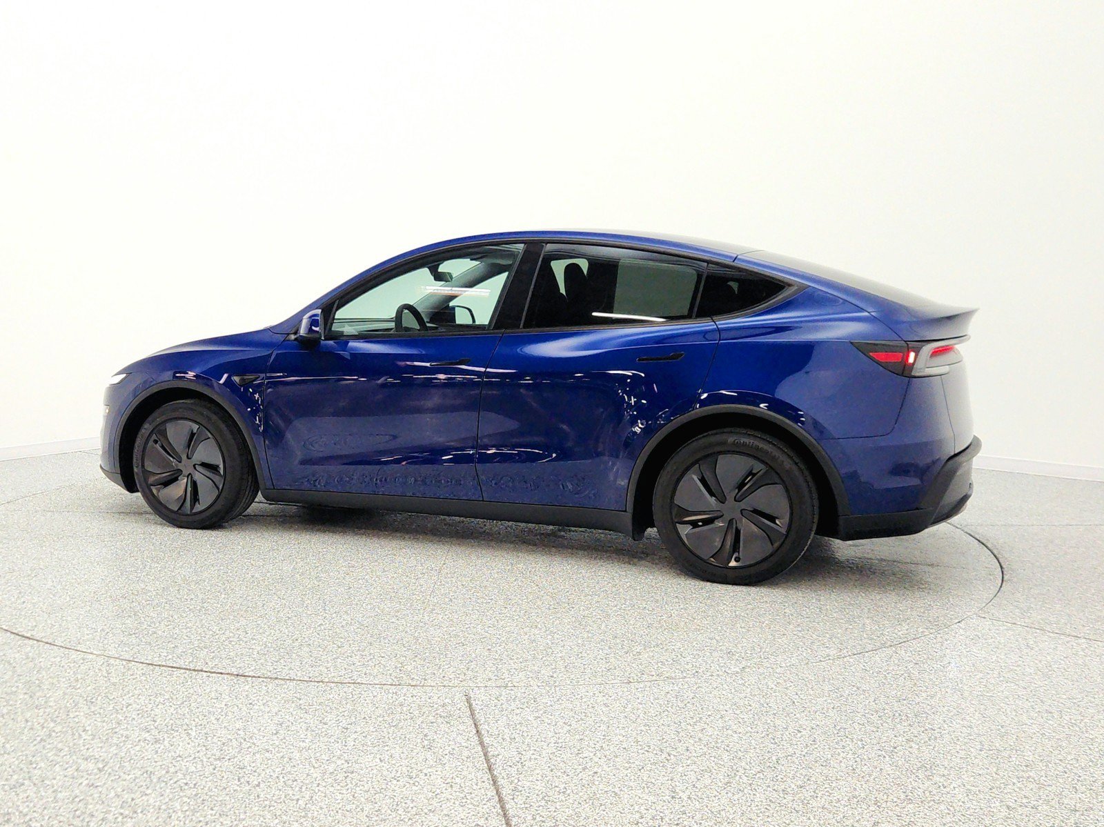 Used 2026 Tesla Model Y 2WD image 8