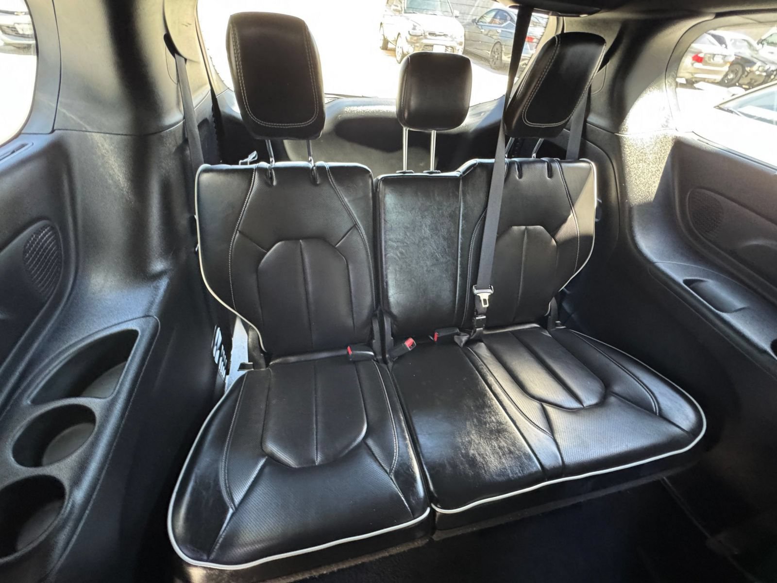 Used 2025 Chrysler Pacifica Limited FWD image 28