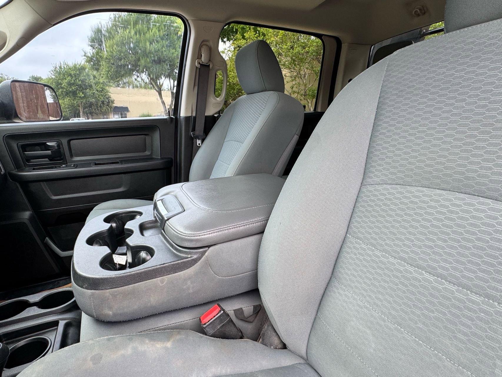 Used 2018 RAM 2500 Tradesman w/ Chrome Appearance Group AWD/4WD image 8