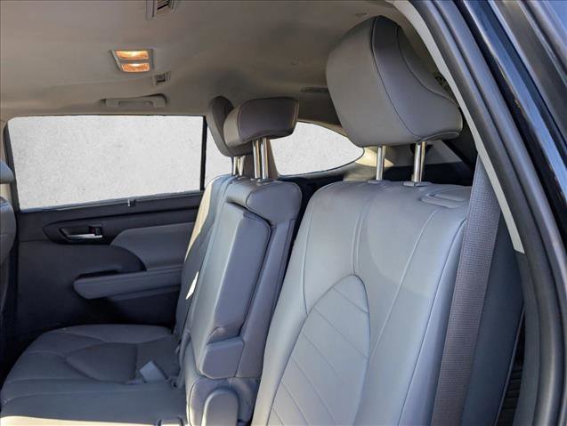 Certified 2024 Toyota Highlander XLE image 19