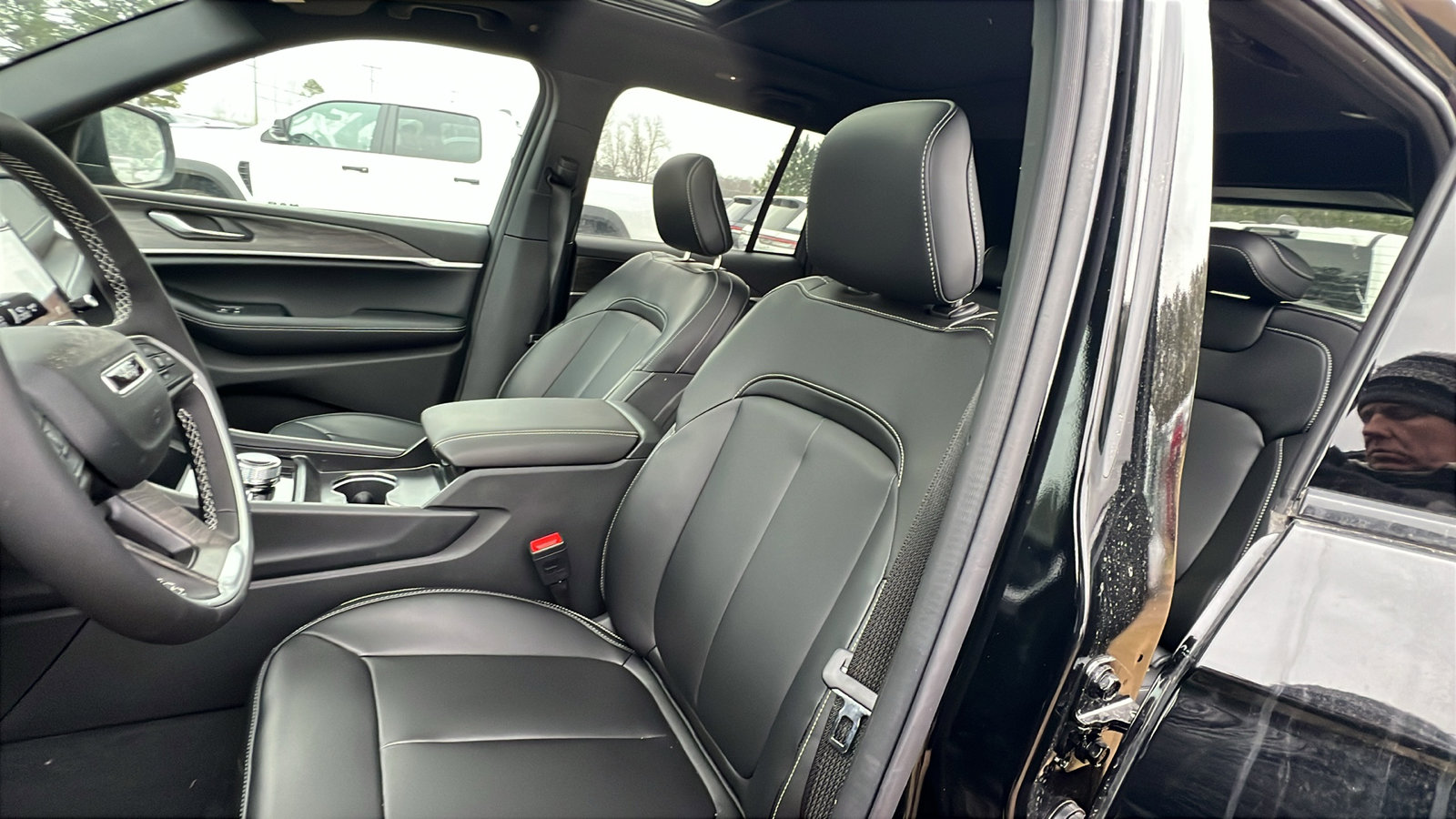 New 2026 Jeep Grand Cherokee Limited w/ Limited Altitude Package AWD/4WD image 17