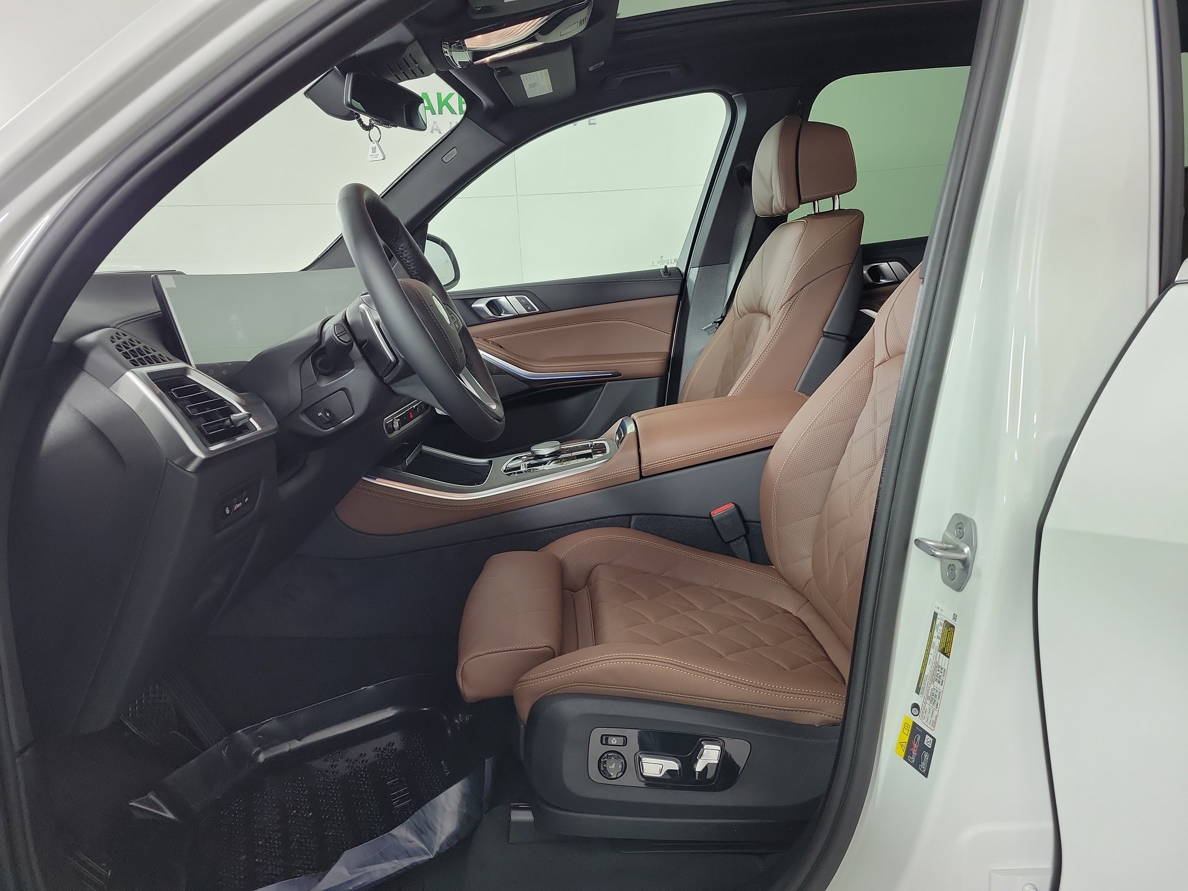 New 2026 BMW X5 xDrive50e AWD/4WD image 9