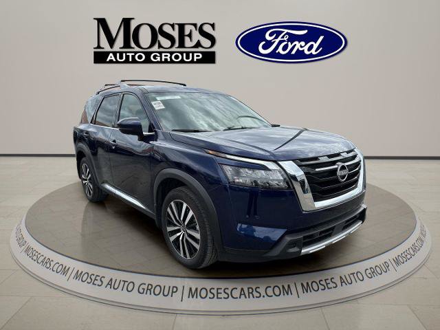Used 2025 Nissan Pathfinder Platinum w/ Cargo Package FWD image 1
