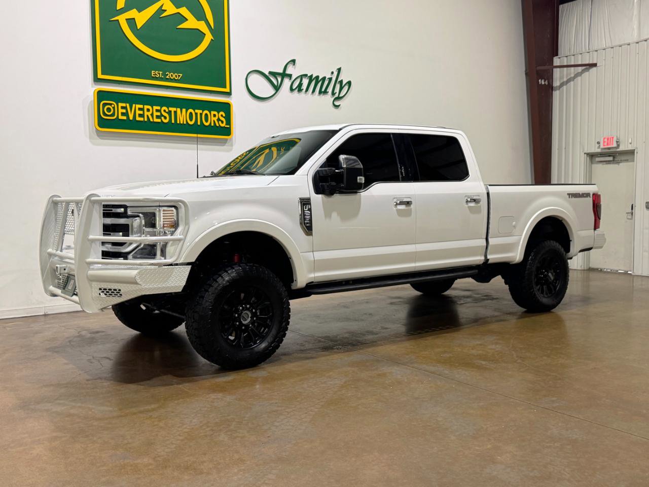 Used 2022 Ford F250 Platinum w/ Tremor Off-Road Package AWD/4WD image 3