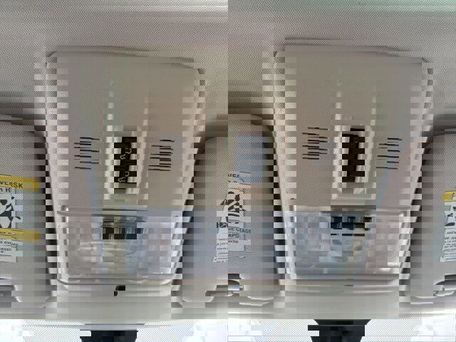 Used 2011 Land Rover LR4 HSE image 32