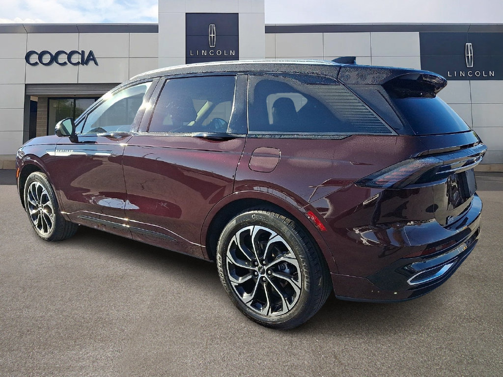 Certified 2025 Lincoln Nautilus Reserve AWD/4WD image 6