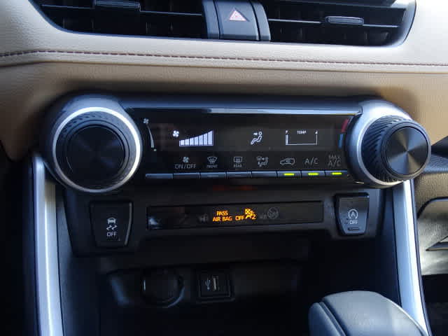 Certified 2025 Toyota RAV4 LE AWD/4WD image 30