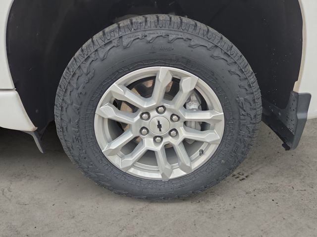 Used 2024 Chevrolet Silverado 1500 RST AWD/4WD image 9