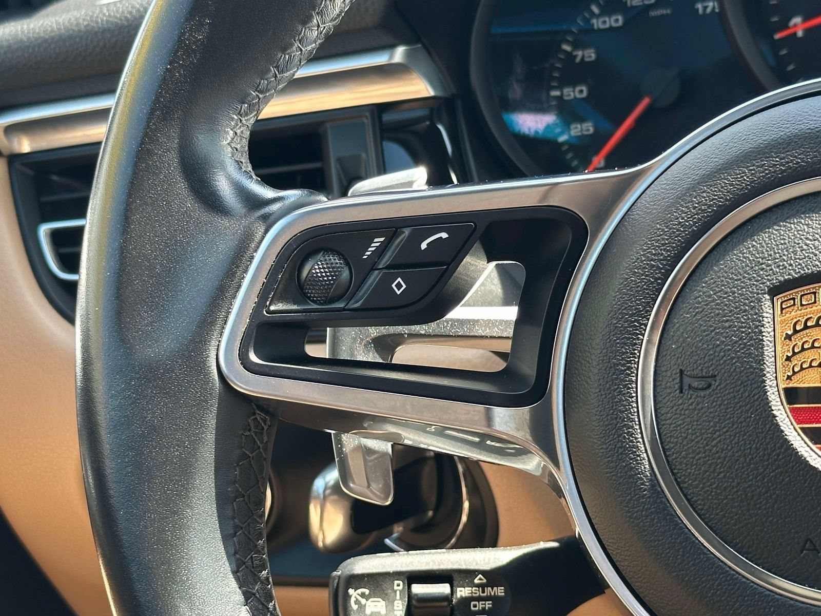 Used 2019 Porsche Macan AWD/4WD image 21