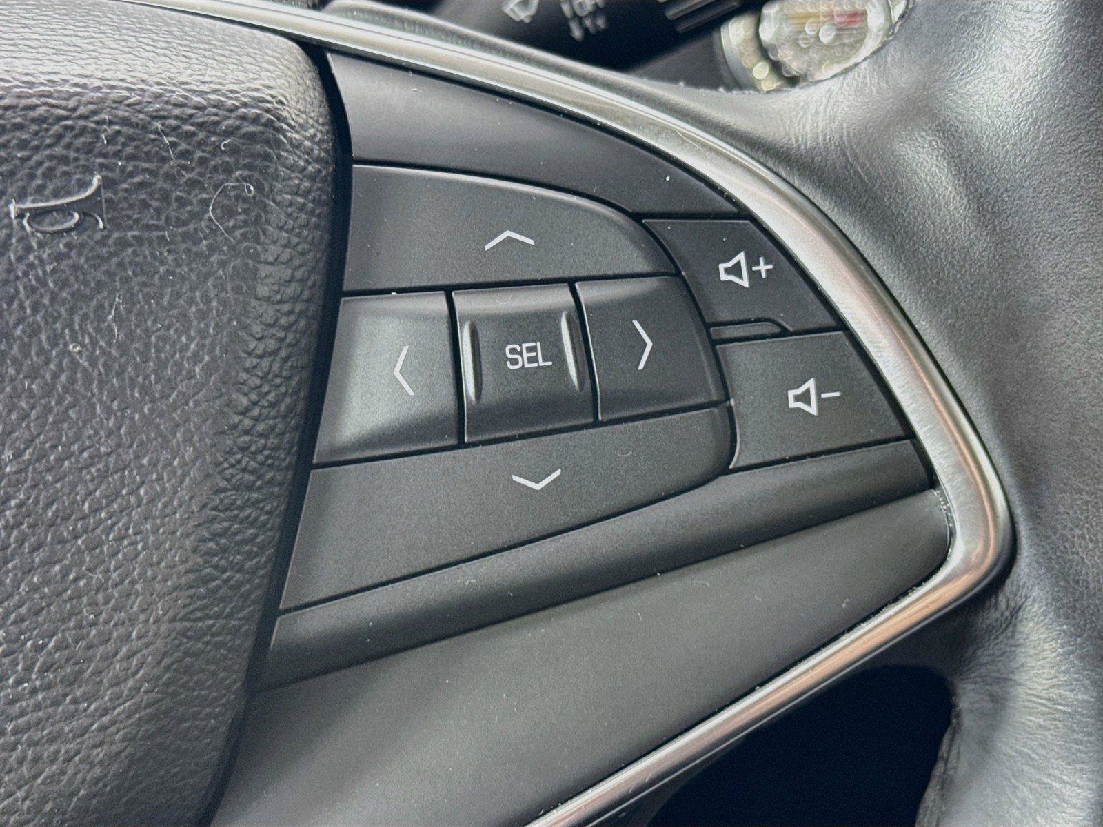 Used 2017 Cadillac XT5 Luxury w/ Driver Awareness Package FWD image 10