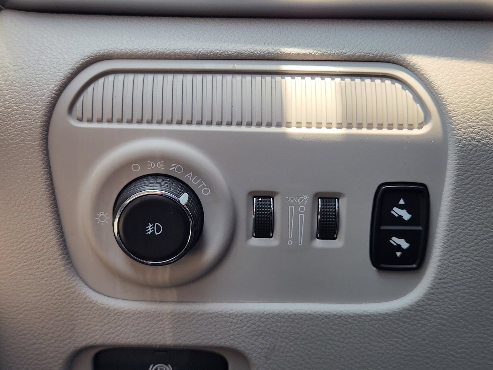 Used 2024 Jeep Wagoneer Series II w/ Flexible Seating Group AWD/4WD image 21