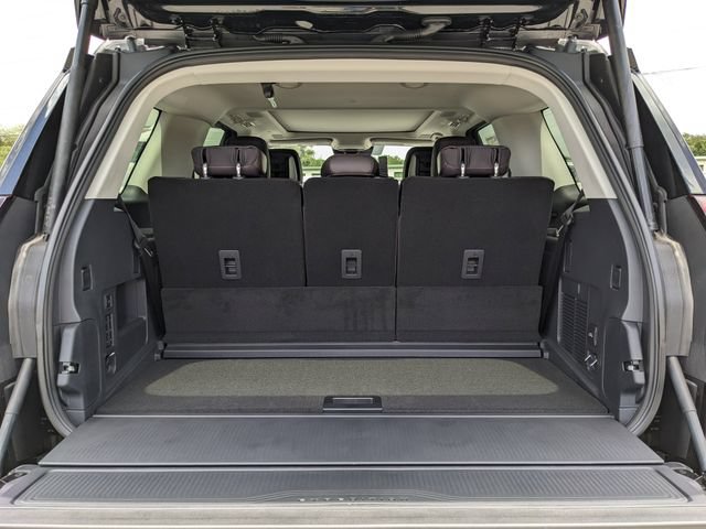 New 2026 Ford Expedition Platinum w/ Platinum Ultimate Package AWD/4WD image 12
