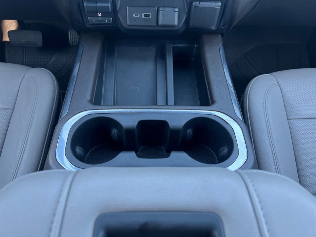 Used 2021 Chevrolet Silverado 2500 LTZ w/ LTZ Convenience Package RWD image 11