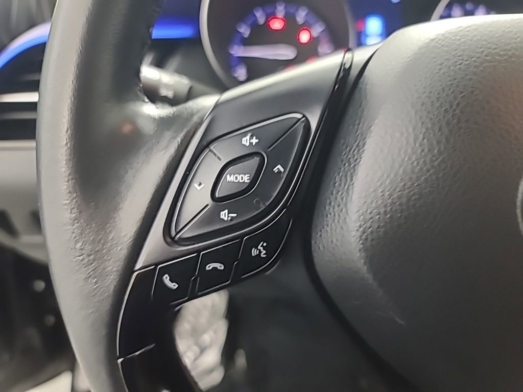 Used 2020 Toyota C-HR XLE image 26