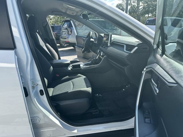 Used 2024 Toyota RAV4 XLE FWD image 29